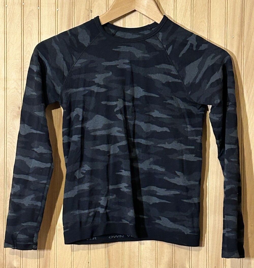 Athleta Girl Size 7 Black Camo Own Your Power Long Sleeve Top Thumb Holes